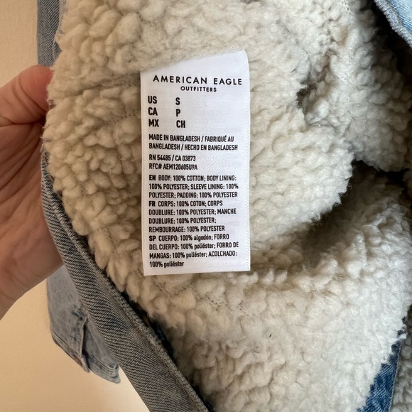 American Eagle Sherpa Lined Denim Jacket - Picture 7 of 7